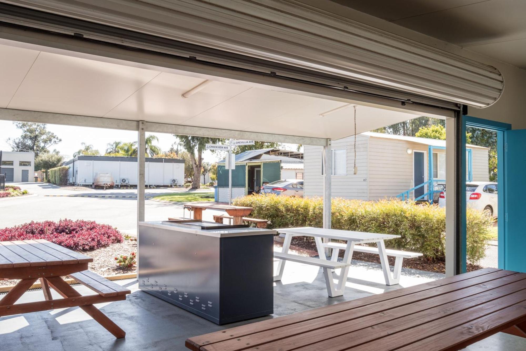 Big4 Perth Midland Tourist Park Hotel Middle Swan ภายนอก รูปภาพ